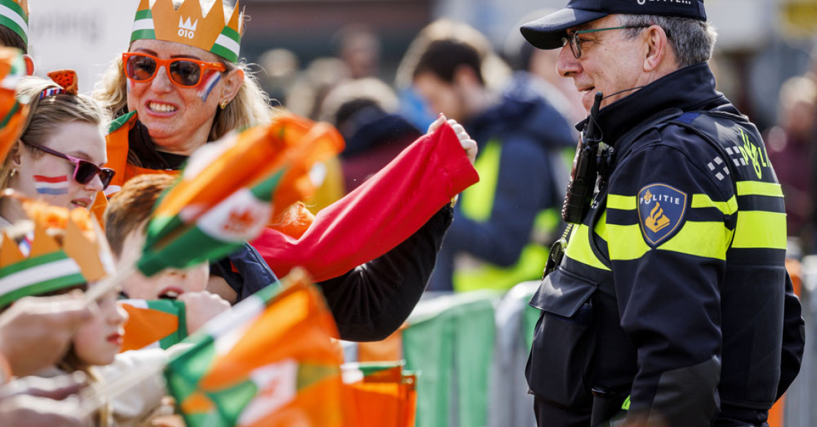 Politie waarschuwt voor zakkenrollers tijdens Koningsdag | WNL