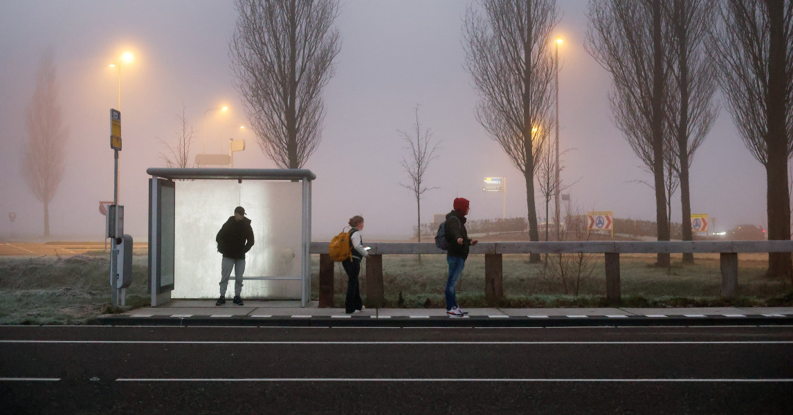 Veel klachten over nieuwe busvervoerders: vertragingen en uitval | WNL