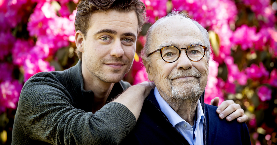 Acteur Beau Schneider verloor zijn vader aan dementie: ‘De ziekte is