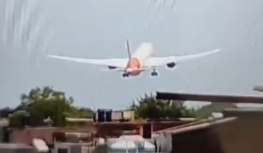 Vliegtuig Air India stort neer in Ahmedabad.