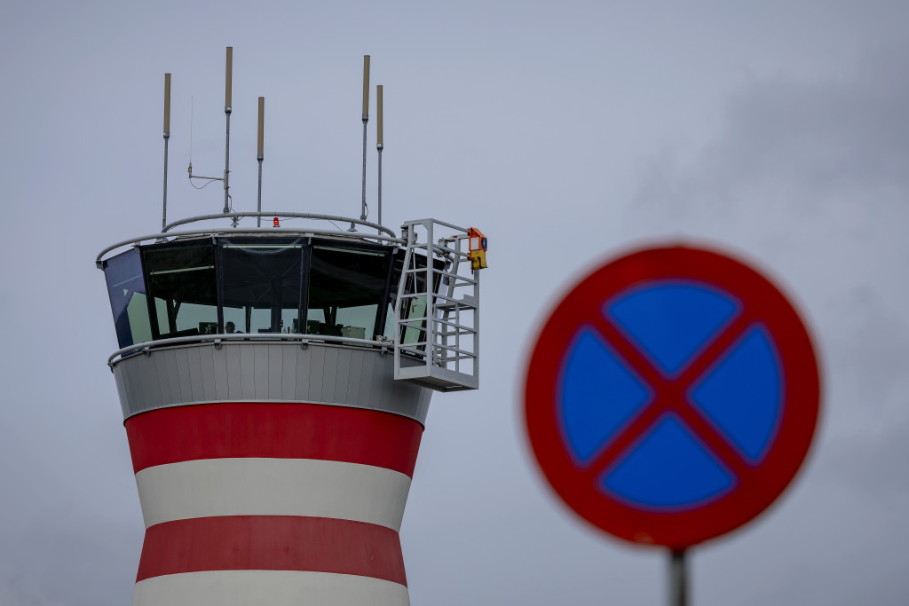 De verkeerstoren van Lelystad Airport.