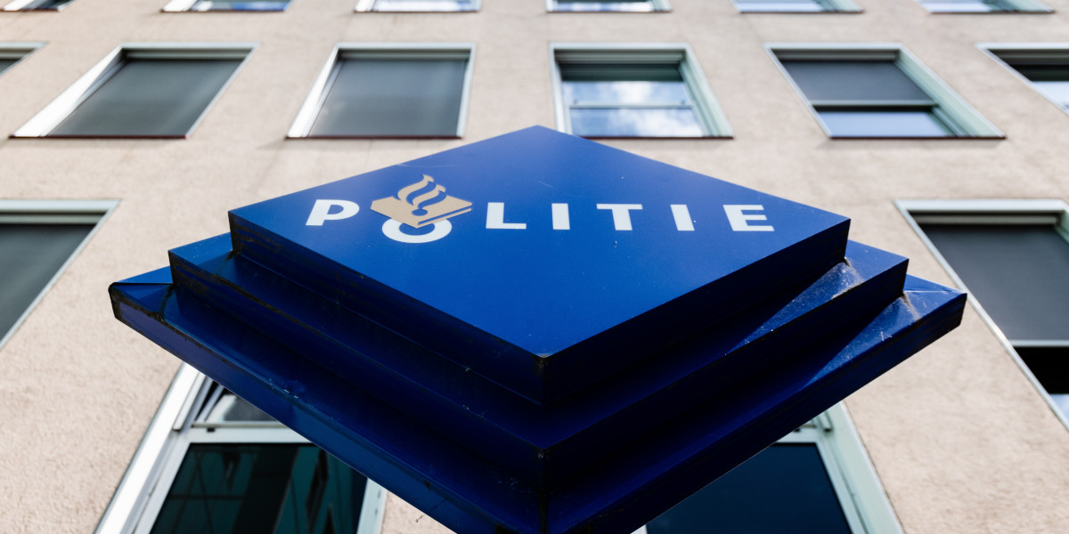 Tien arrestaties in Rijnsburg na gooien vuurwerk naar hulpverleners