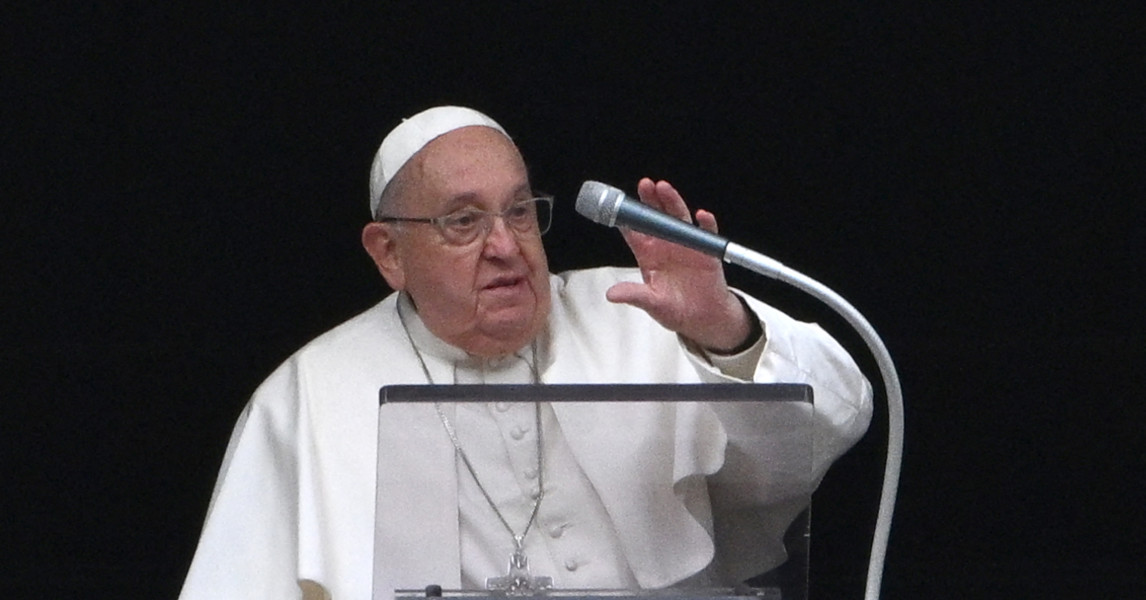 Paus komt met unieke biografie: 'Hij is twee keer echt verliefd geweest