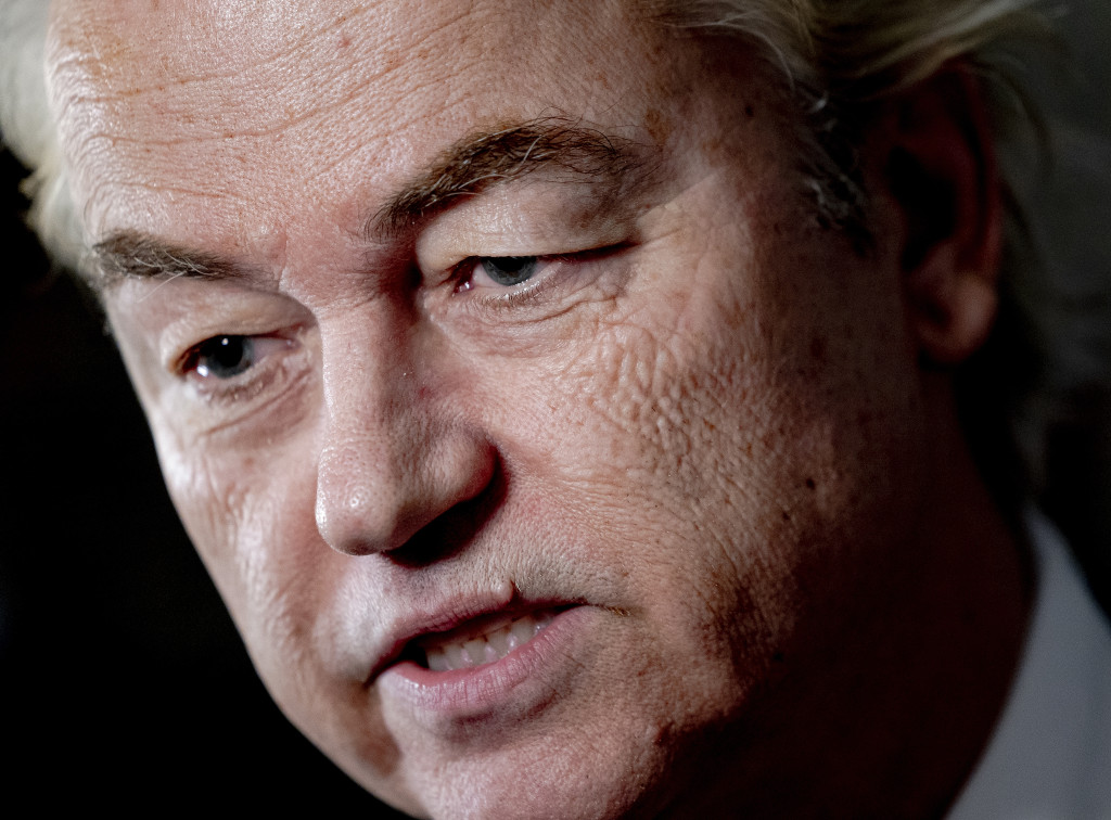 Geert Wilders (PVV) staat de pers te woord.