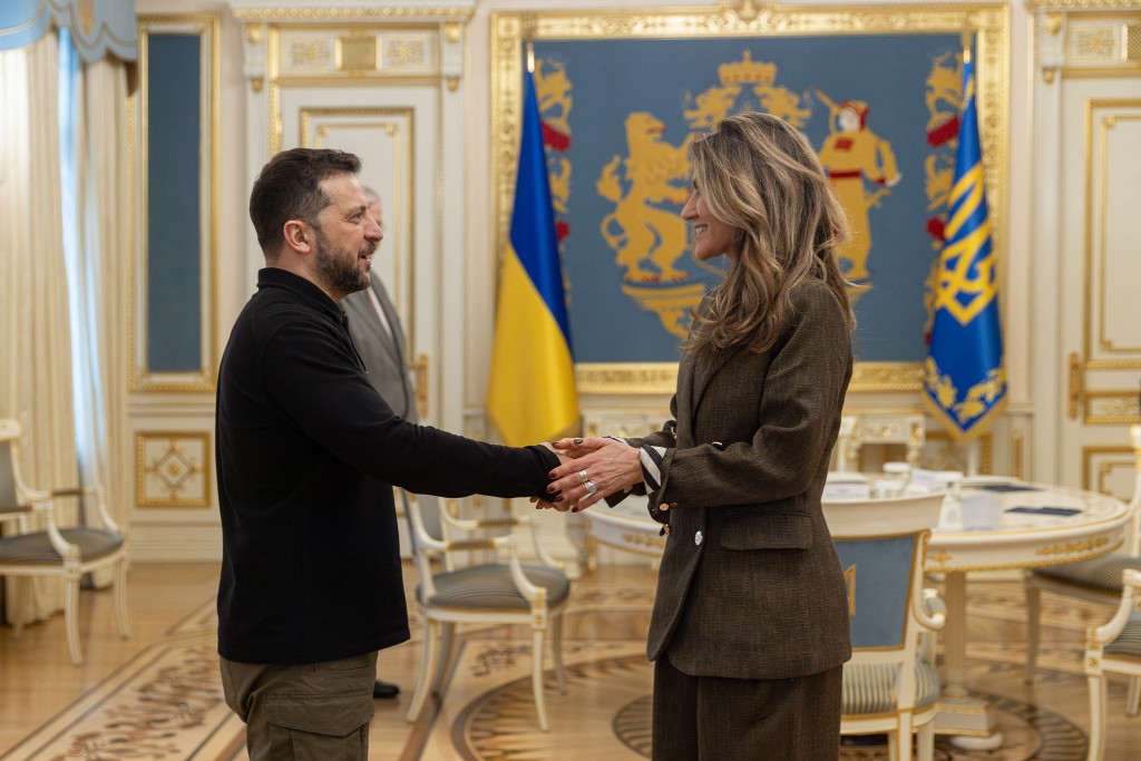 Dilan Yeşilgöz (VVD) bezoekt Volodimir Zelenski in Kiev.