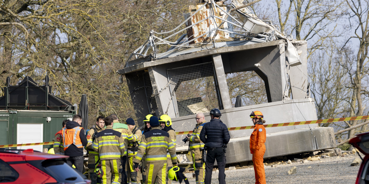 Wilhelminatoren in Valkenburg ingestort: 'Aan ramp ontsnapt'