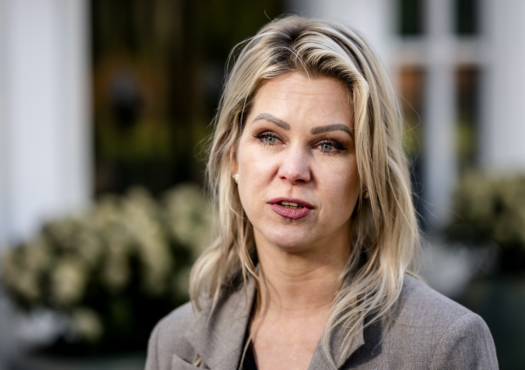 Femke Wiersma, minister van Landbouw, Visserij, Voedselzekerheid en Natuur, staat de pers te woord vooraf aan de ministerraad.