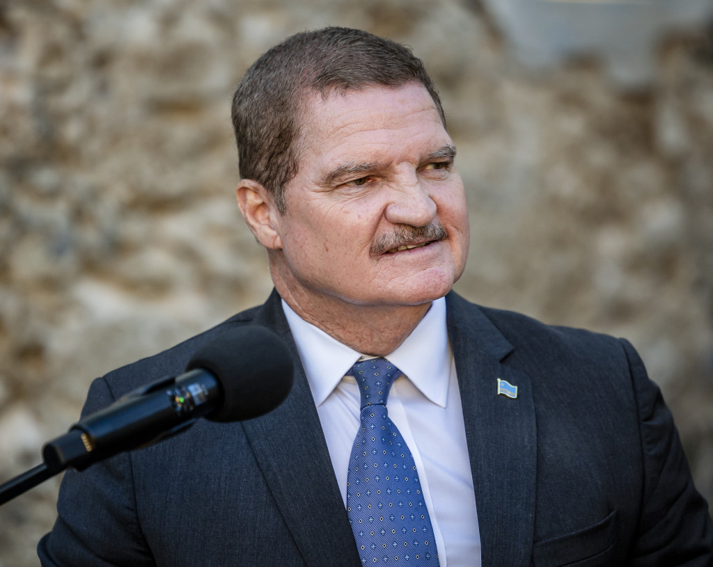 Premier Michiel (Mike) Eman van Aruba.