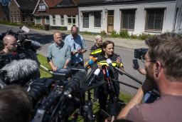 De politie geeft uitleg over het onderzoek naar de ontvoerde kinderen Jeffrey en Emma.