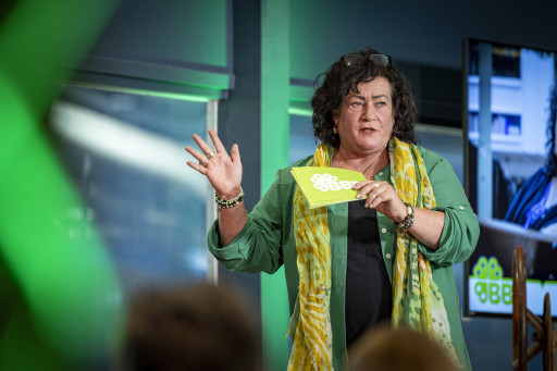 Caroline van der Plas.