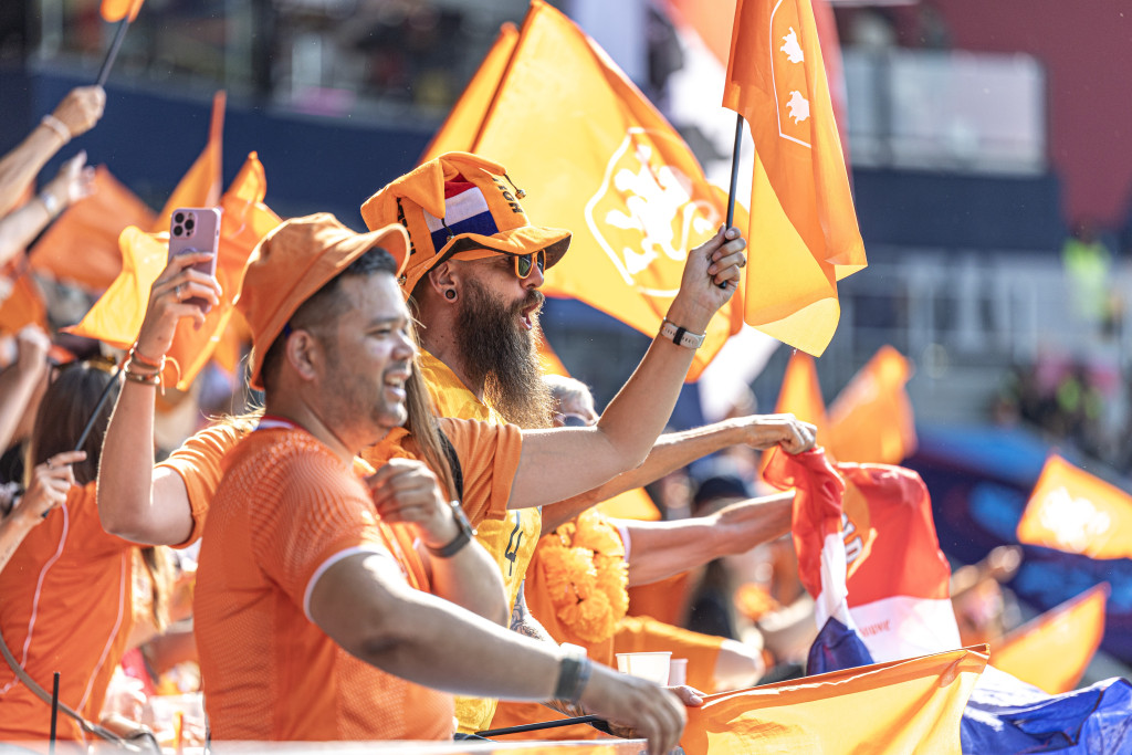 Nederlands elftal begint vanavond, maar oranjekoorts blijft uit: 'Mensen hebben geen zin in de grote Trump-show'