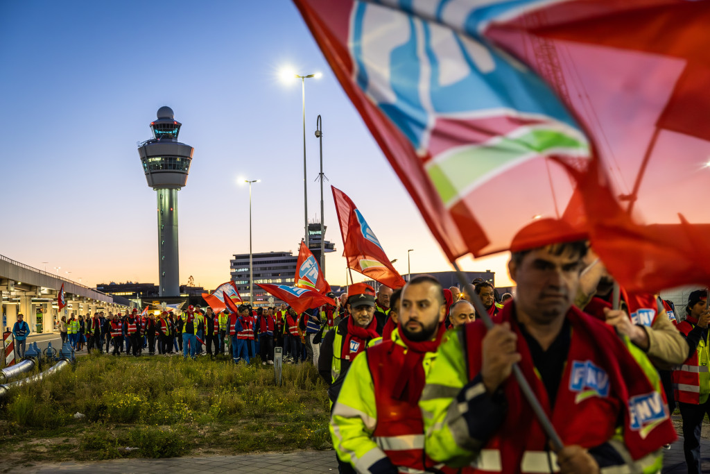 Staking op Schiphol.