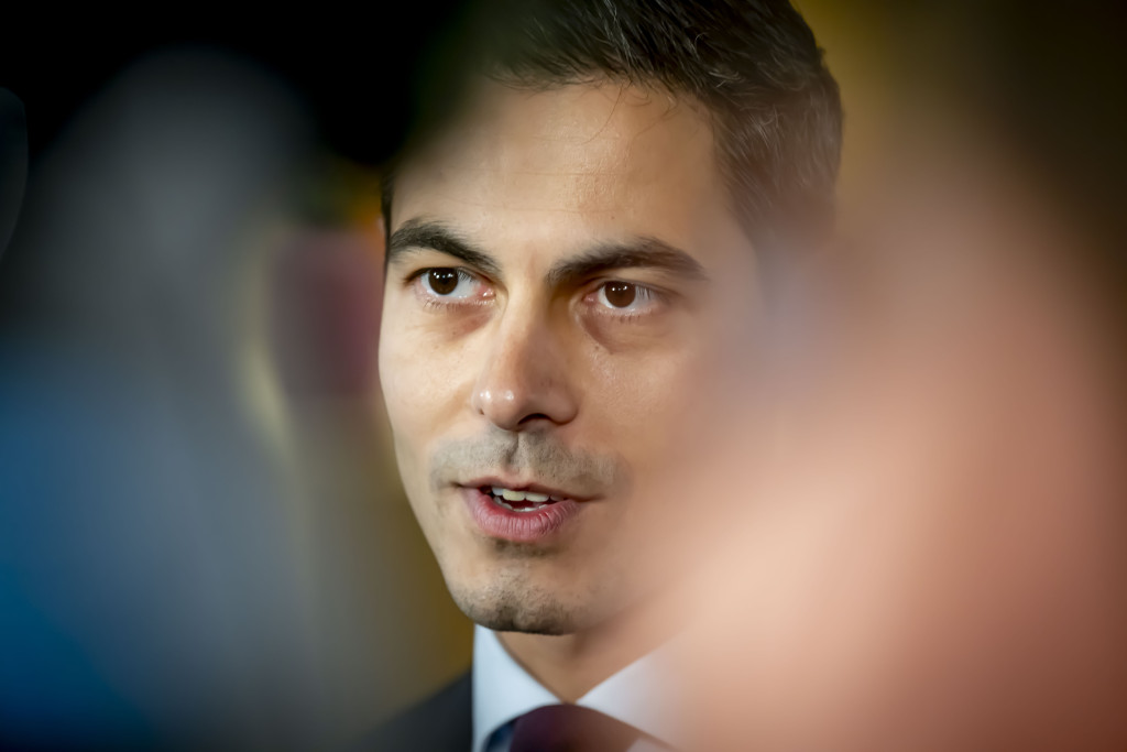 D66-leider Rob Jetten reageert in het Tweede Kamergebouw op de uitslag van de Tweede Kamerverkiezingen.