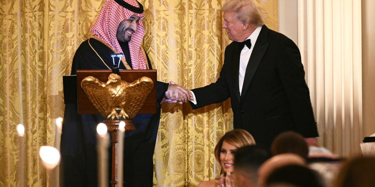 Trump rolt rode loper uit voor Saudische kroonprins Bin Salman: 'Heel pijnlijk'
