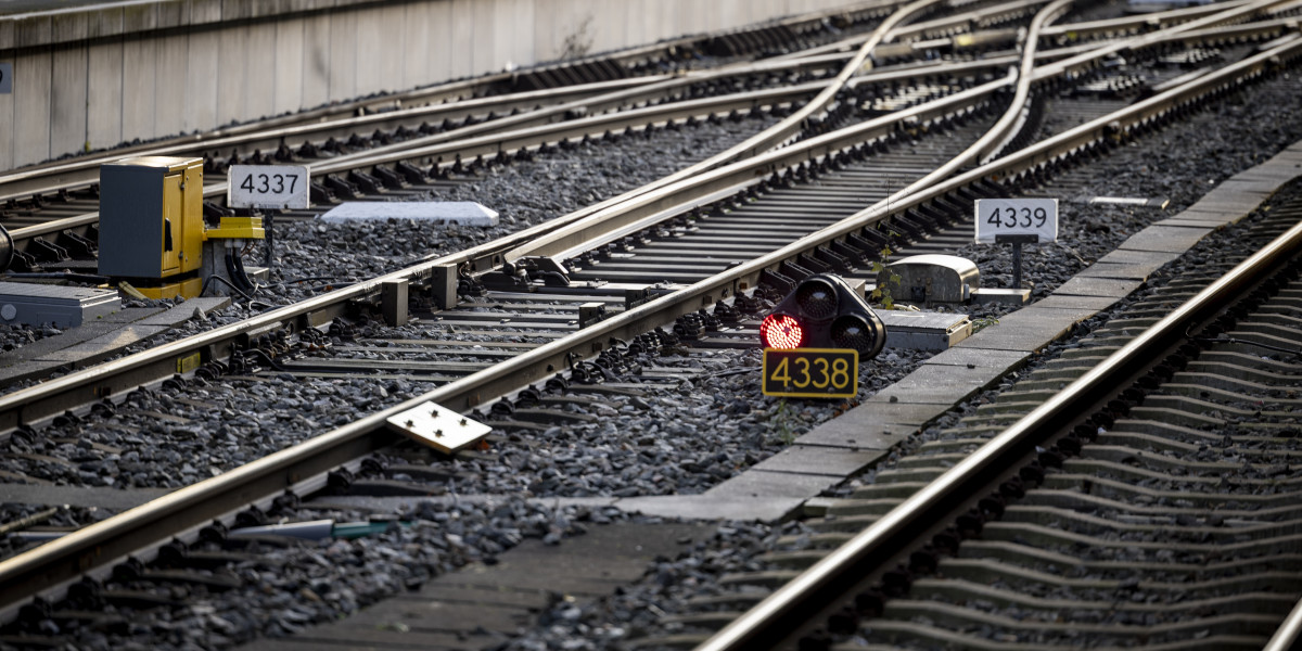 Tot zeker maandagochtend geen treinen tussen Den Bosch en Tilburg door ontsporing