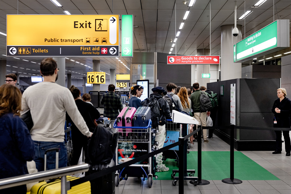 Europa heeft nog maar 6 weken kerosine: 'Kunnen we nog wel op vakantie?'