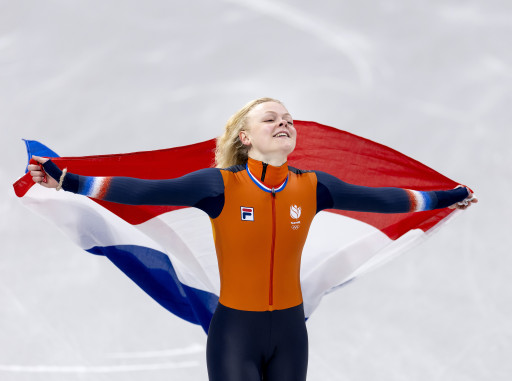 Xandra Velzeboer tijdens de finale 1000 meter bij het shorttrack schaatsen in de Milano Ice Skating Area op de Olympische Winterspelen van Milaan.