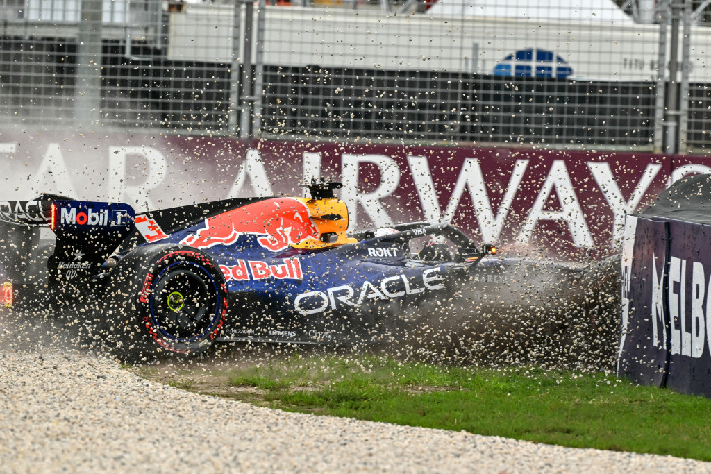 De crash van Max Verstappen.