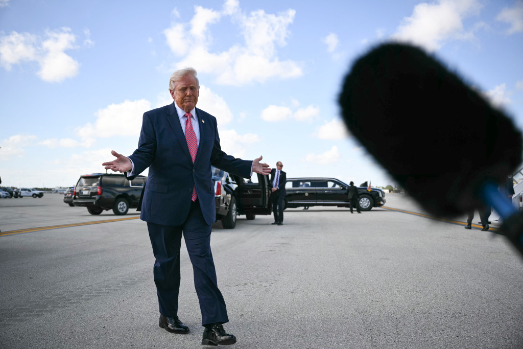 Trump zoekt naar 'eervolle manier' om weg te komen uit Iran: 'Iran heeft de tijd, Amerika niet'