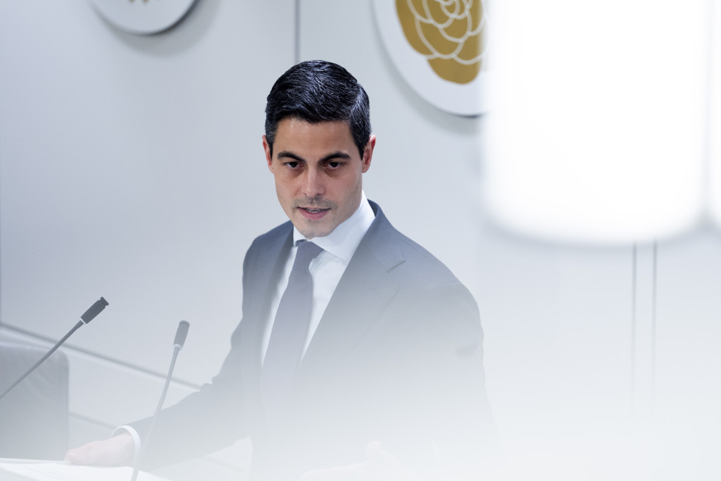 Nederland gaat bijdragen aan missie rond Straat van Hormuz: 'De Amerikanen hebben er een ongelofelijke troep van gemaakt'