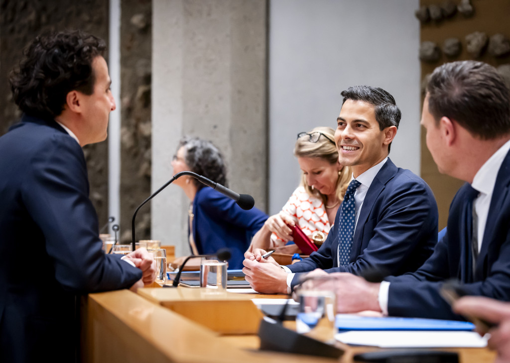 Mobiliteitsexpert haalt plan kabinet voor goedkoop ov-ticket onderuit: 'Accepteren dat auto populair is en populairder wordt'