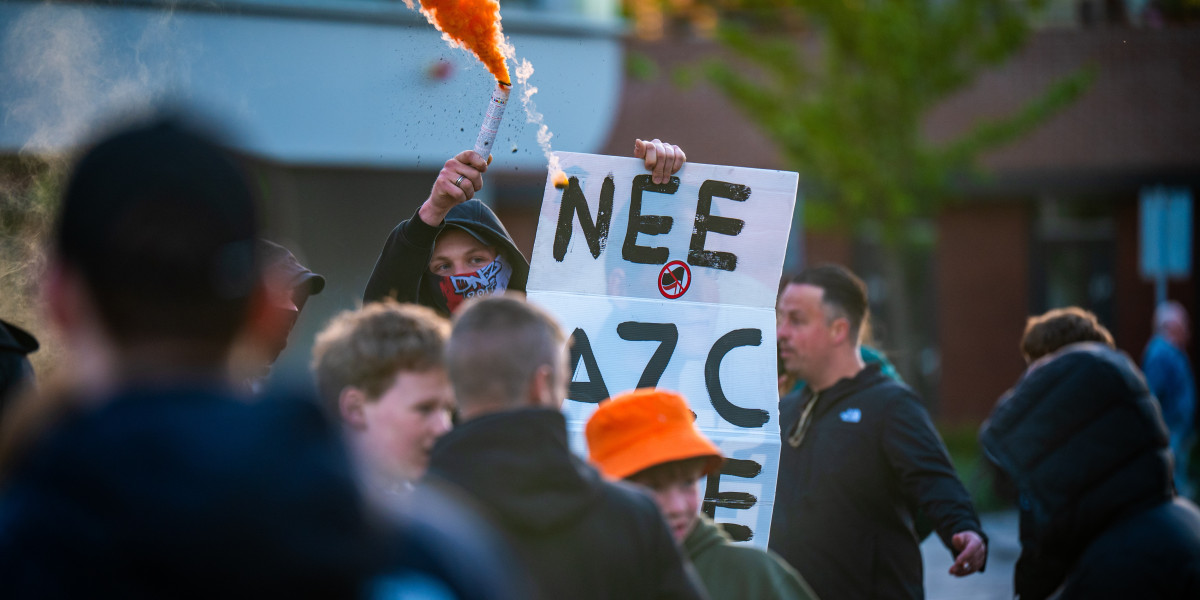 Burgemeester IJsselstein heeft geen begrip voor anti-azc-relschoppers: 'Deze woede ligt dieper'