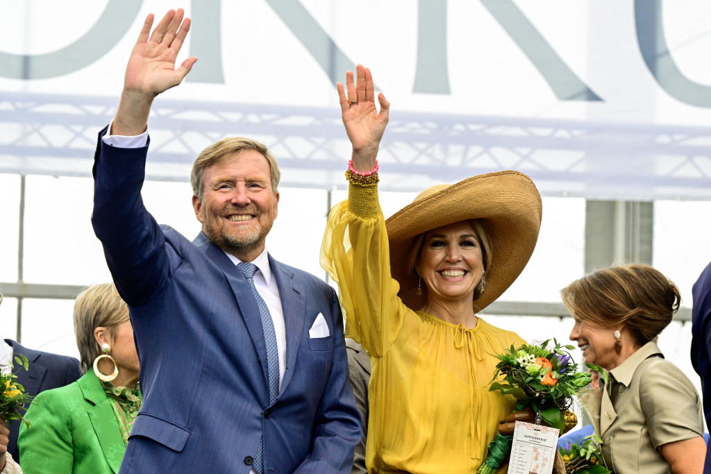 Koning Willem-Alexander en koningin Máxima in Dokkum.