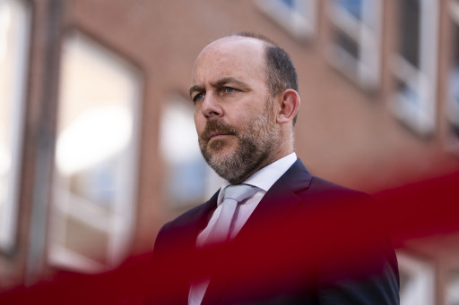 Minister Bart van den Brink (Asiel en Migratie) tijdens de laatste ministerraad voor het zomerreces op het ministerie van Algemene Zaken.