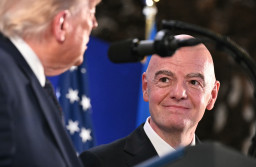 Gianni Infantino met Donald Trump voorafgaand de WK-finale.