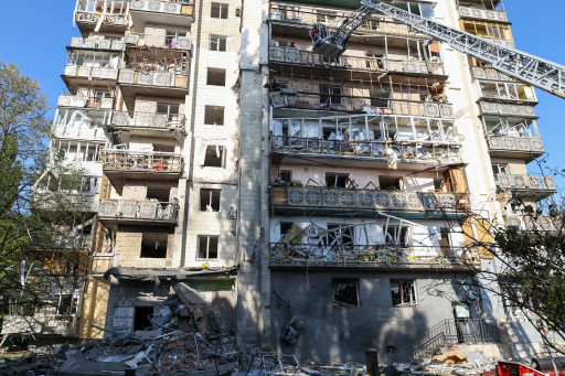Schade na opnieuw een Russische aanval op Kyiv.