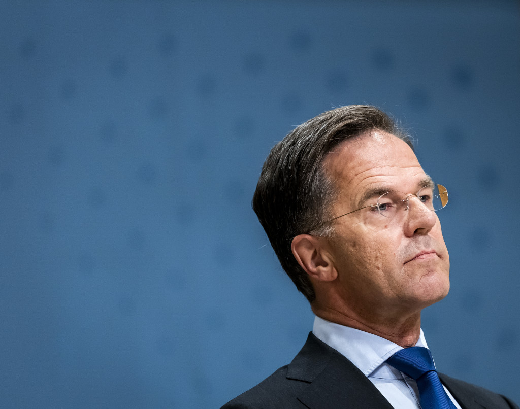 Rutte zichtbaar geïrriteerd tijdens coronaverhoor: 'Het komt op tafel en wordt allemaal voorgelezen'