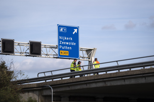 Afgesloten brug bij A28.