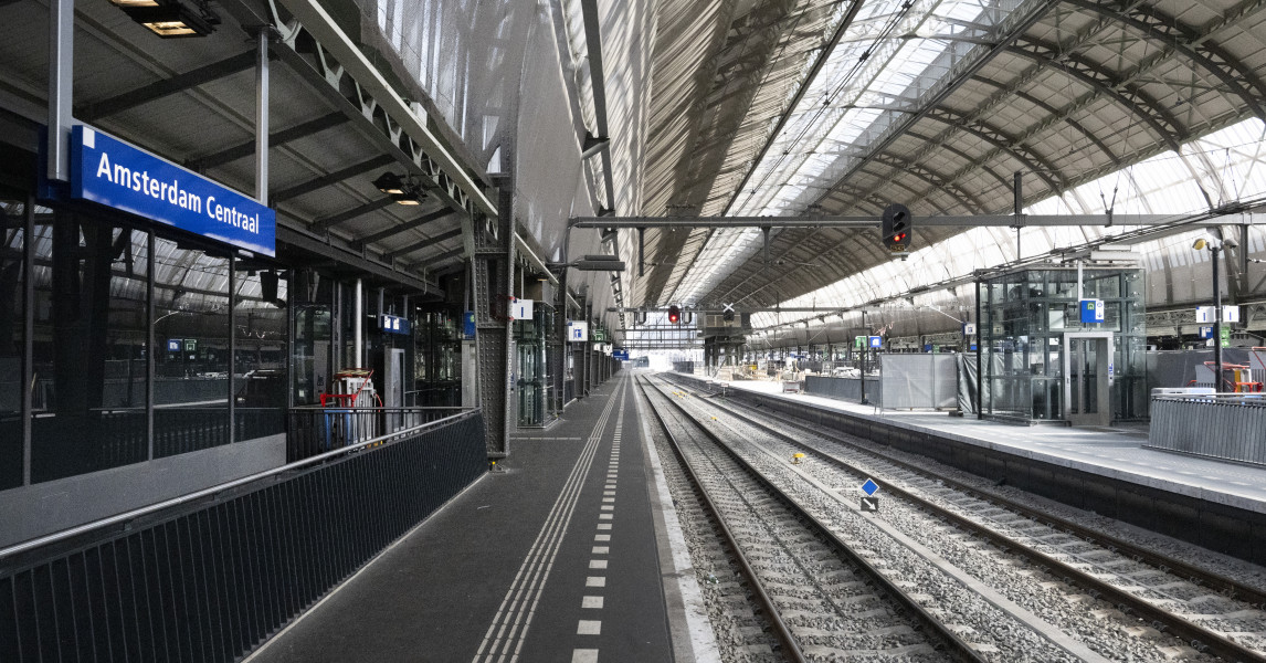 Veel problemen op het spoor van en naar Amsterdam Centraal dit weekend ...