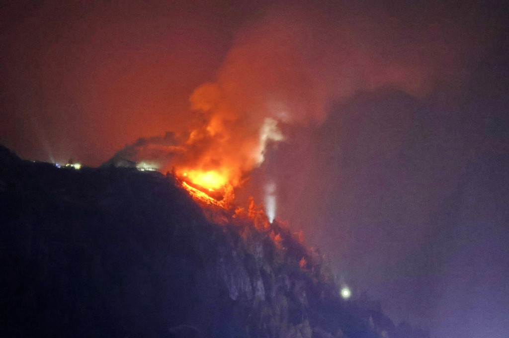 Adelaarsnest in brand.