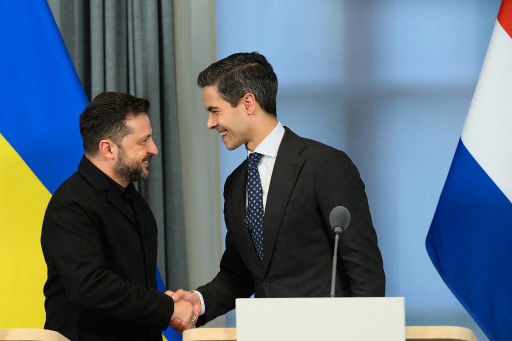 Zelensky keert huiswaarts met nieuw Nederlands steunpakket: 'We zien groeiende aanvallen op de steden'