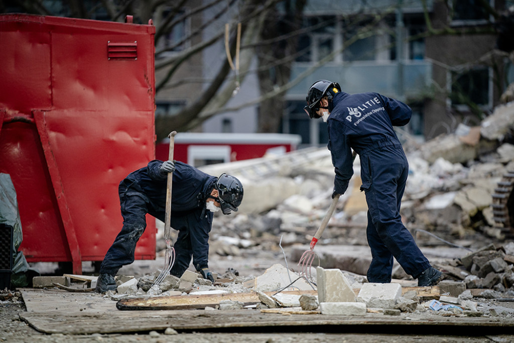 Bergingswerkzaamheden na de explosie in Den Haag.
