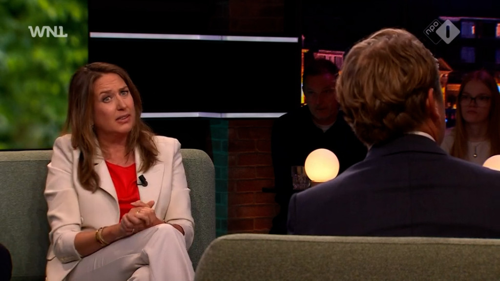 Marjolein Moorman (PvdA-politicus) en Gijs Tuinman (staatssecretaris van Defensie).