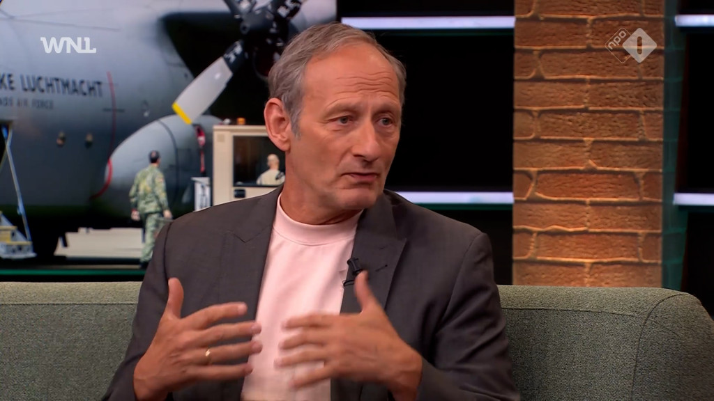 Oud-generaal Mart de Kruif in Goedenavond Nederland op NPO 1.