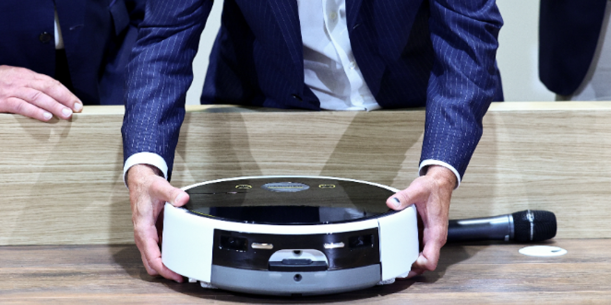 Techexpert over nieuwe overheidscampagne: 'Willen niet dat criminelen meekijken via je stofzuiger'