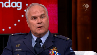 Commandant der Strijdkrachten Onno Eichelsheim in WNL Op Zondag.