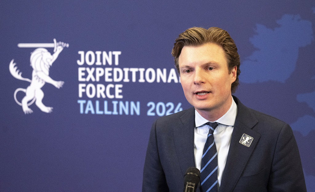 Defensieminister Ruben Brekelmans tijdens een bijeenkomst van JEF in Estland.