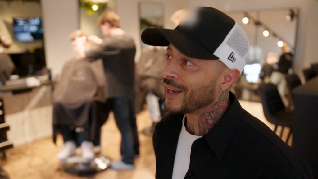 Barbier Dario J. Braun in Stand van Nederland: Generatie Next.