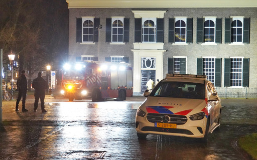 Hulpdiensten bij het Drents Museum in Assen na de inbraak.