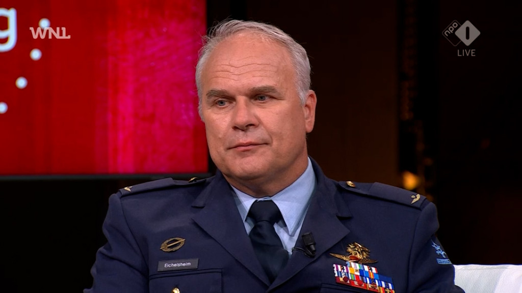 Commandant der Strijdkrachten Onno Eichelsheim in WNL Op Zondag.
