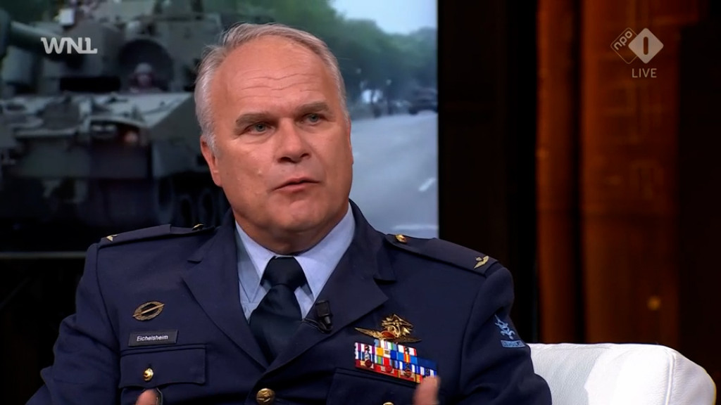 Commandant der Strijdkrachten Onno Eichelsheim in WNL Op Zondag.