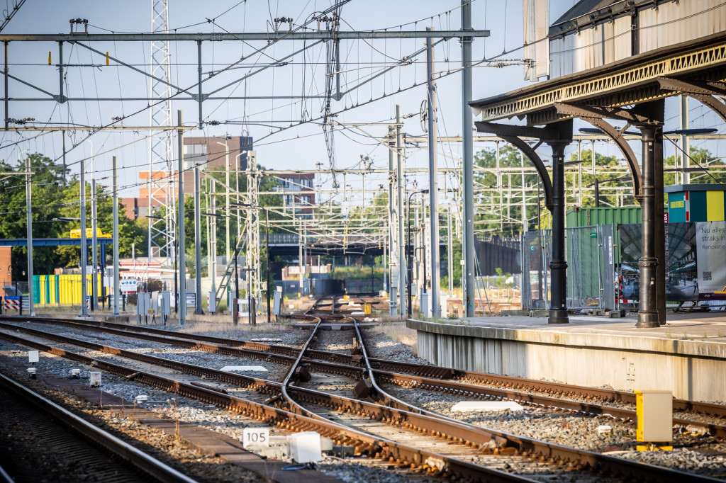 Lege spoorrails bij station Nijmegen Centraal